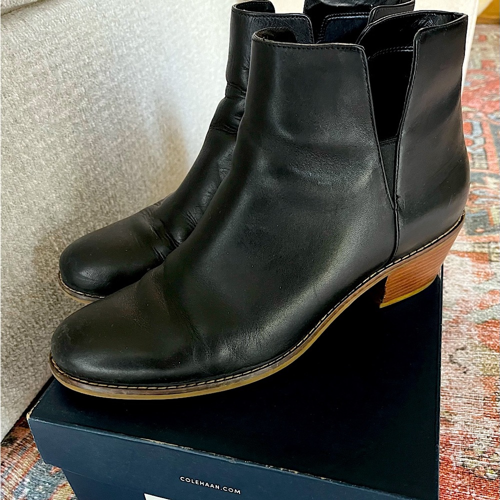 Cole Haan Abbot Chelsea Pull On Block Heel Black Leather Bootie 10 B